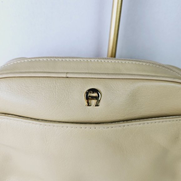 Vintage Etienne Aigner Cream Tan Crossbody Handbag - Picture 5 of 13